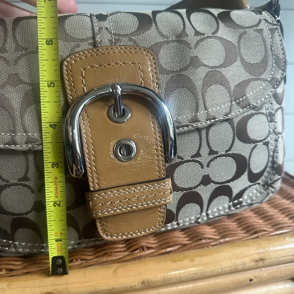 Coach Brown and Tan Signature SoHo Buckle Shoulder Bag y2k d1067-f15668 - Picture 16 of 16